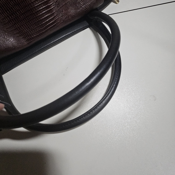 Vince Camuto - Satchel Black, Burgundy, and Grey leather - Picture 9 of 11